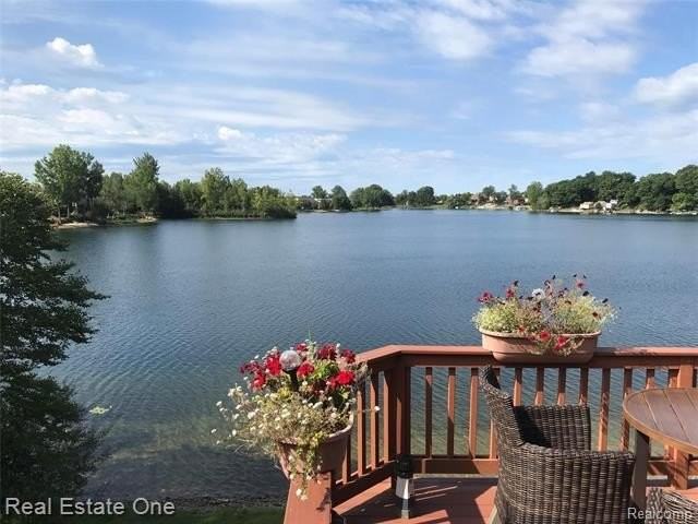 919 Stony Lake Ct #36 - Photo 3 of 27