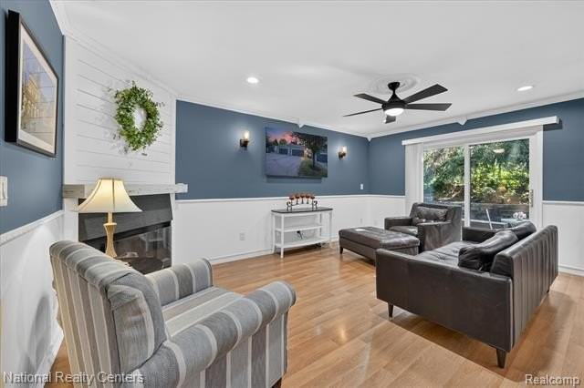 878 Yorktown Ct - Photo 4 of 14