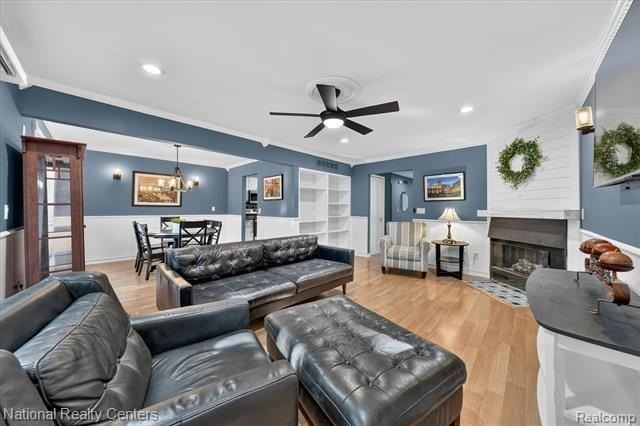 878 Yorktown Ct - Photo 5 of 14