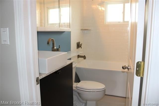 3800 Normandy Rd #2 - Photo 5 of 11
