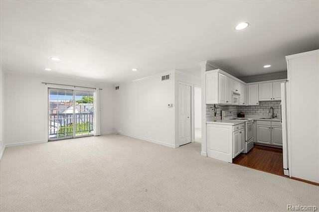 444 Chester St #420 - Photo 4 of 31