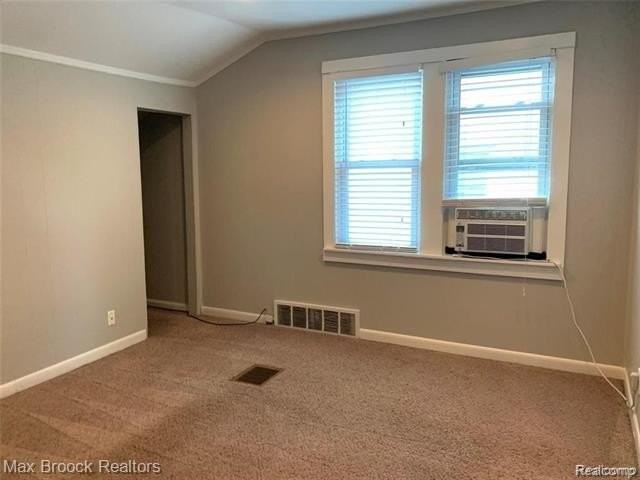 465 E Oakridge St - Photo 5 of 9