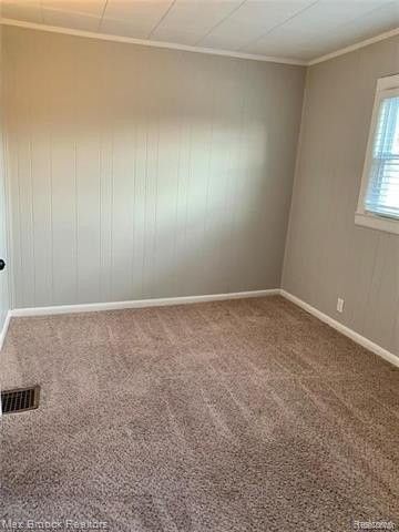 465 E Oakridge St - Photo 7 of 9