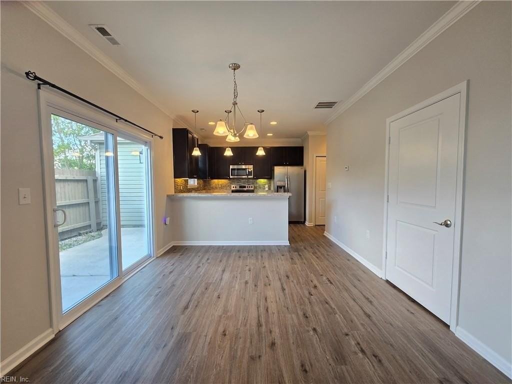 1696 Halesworth Ln #256 - Photo 3 of 19