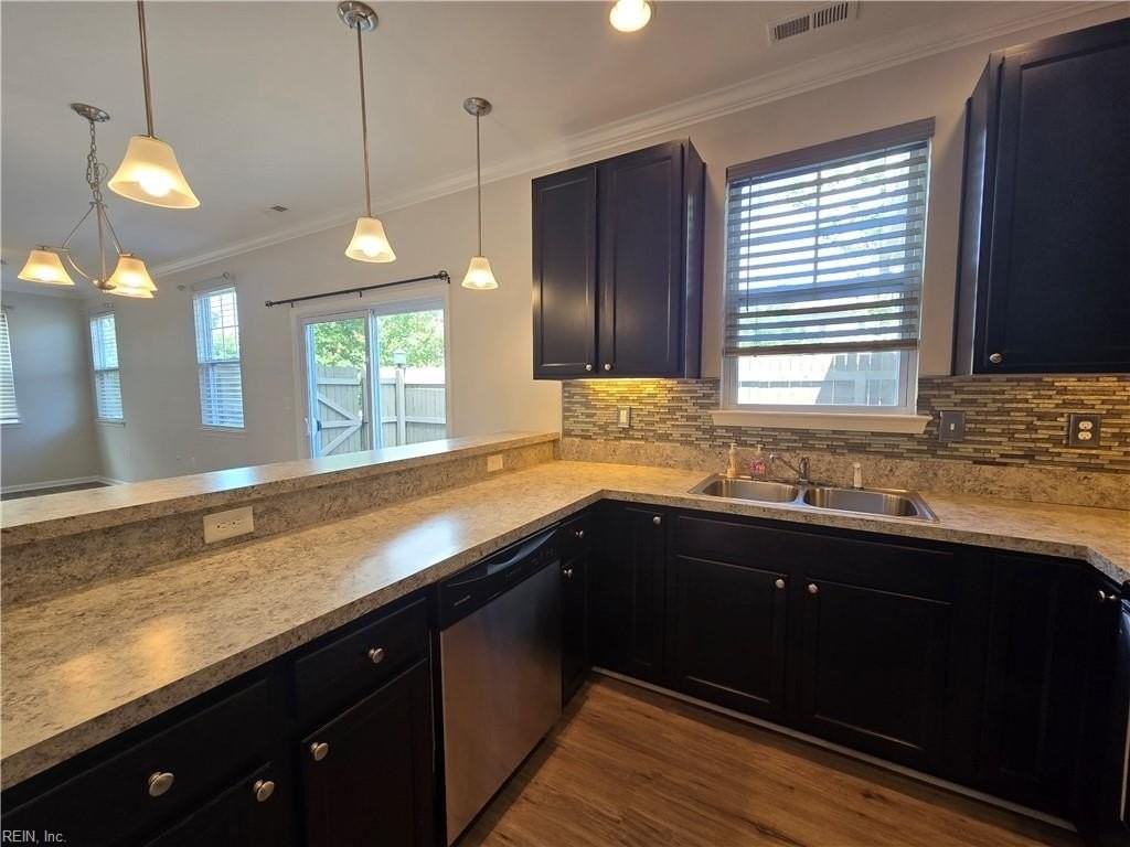 1696 Halesworth Ln #256 - Photo 7 of 19