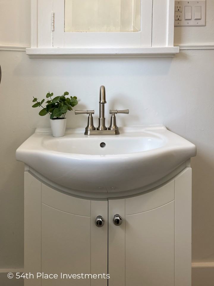 1557 Harrison St #1 - Photo 6 of 38