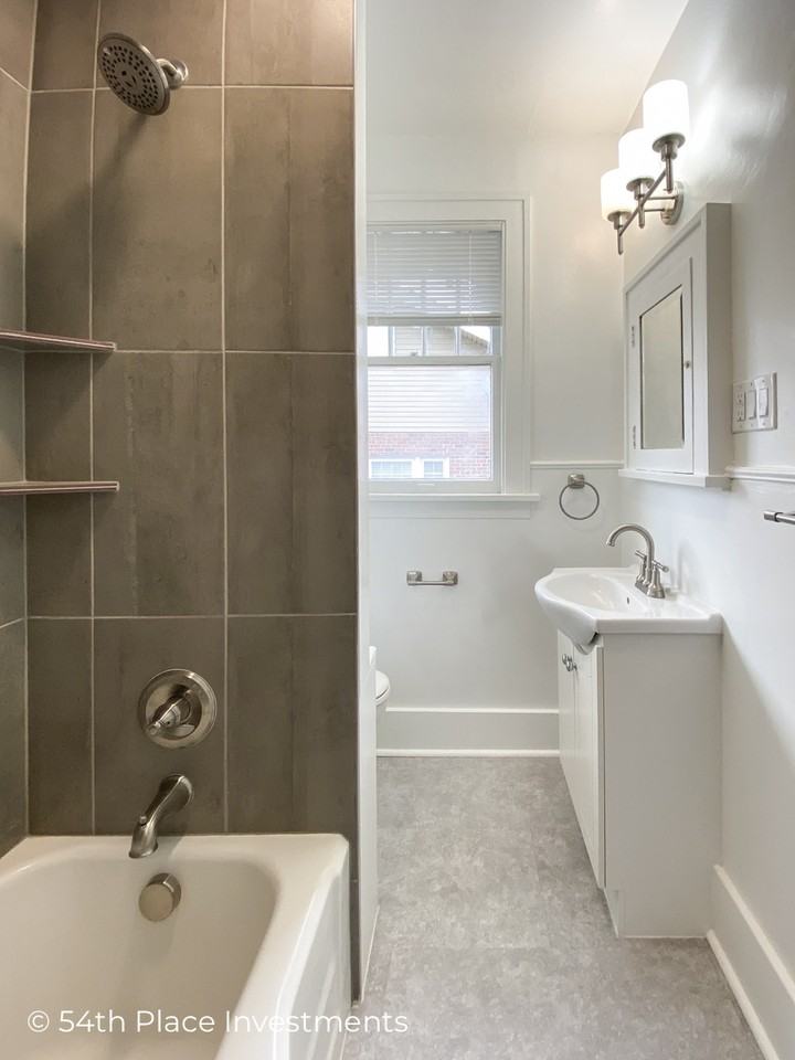 1557 Harrison St #1 - Photo 7 of 38
