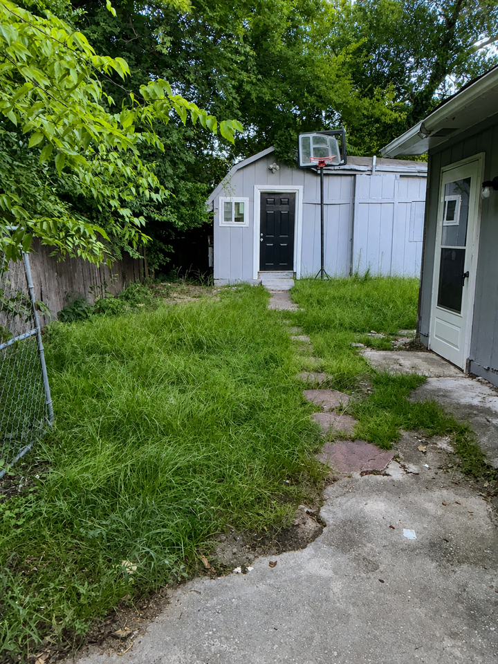2435 Thrasher Ave #1 - Photo 2 of 14