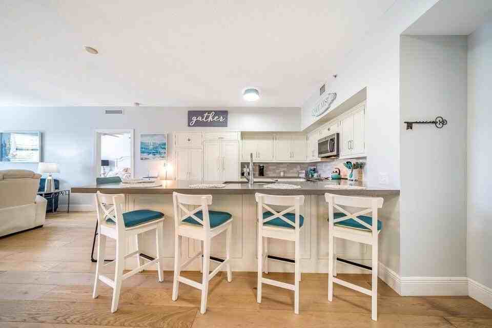 250 Ne 3rd Ave #1502 - Photo 6 of 35