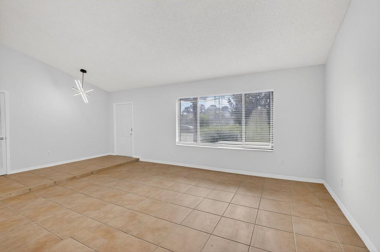 4135 Bay Laurel Way - Photo 4 of 8