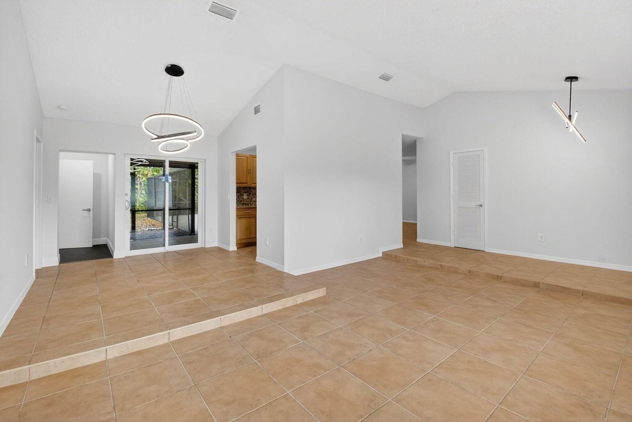 4135 Bay Laurel Way - Photo 5 of 8