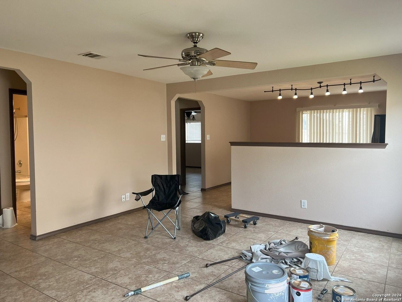 104 Briar St - Photo 3 of 19