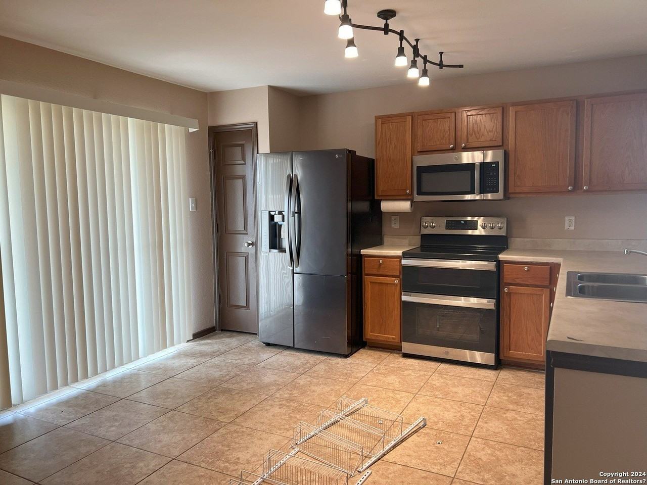 104 Briar St - Photo 6 of 19