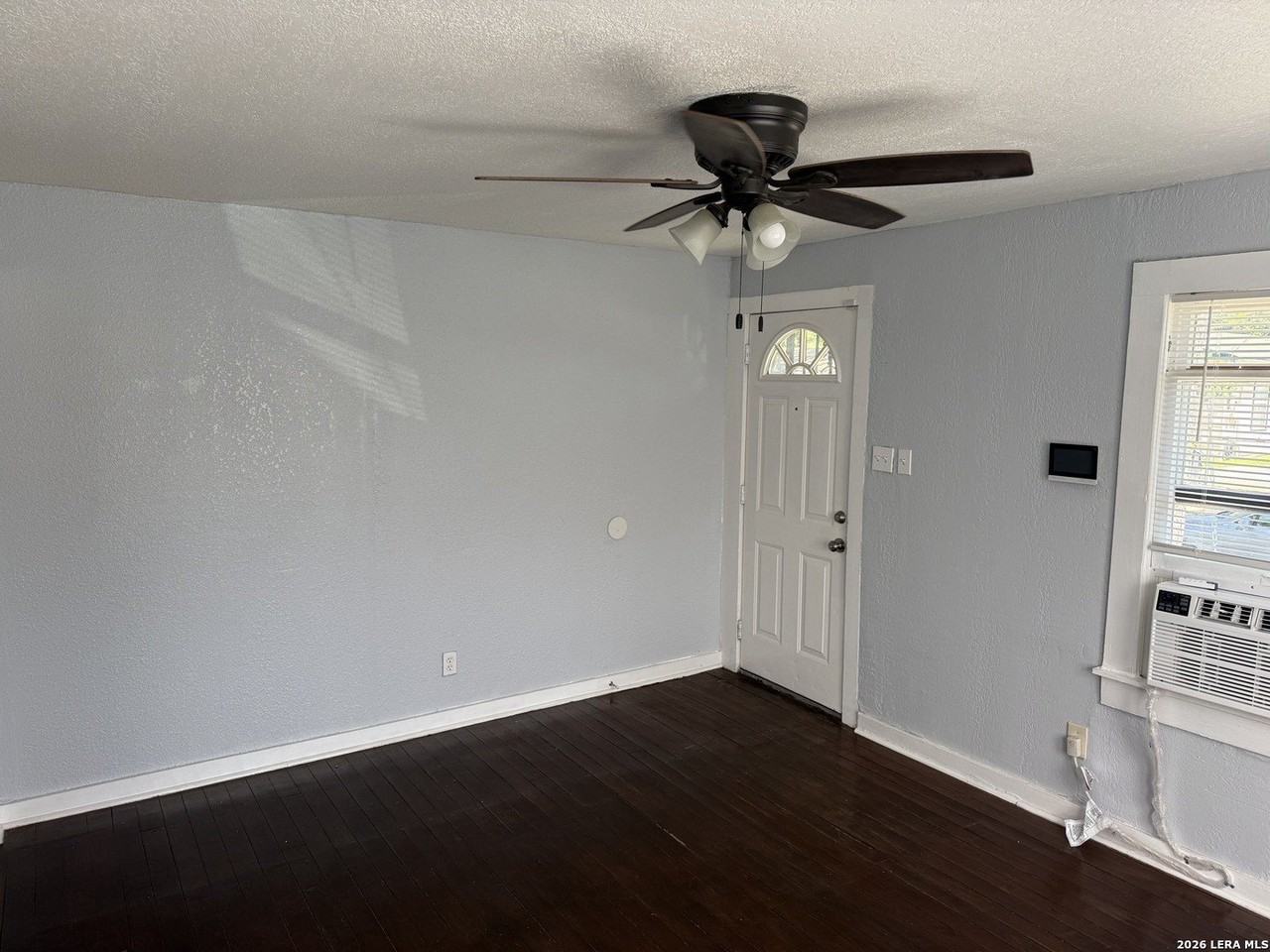 226 Wellington - Photo 2 of 10