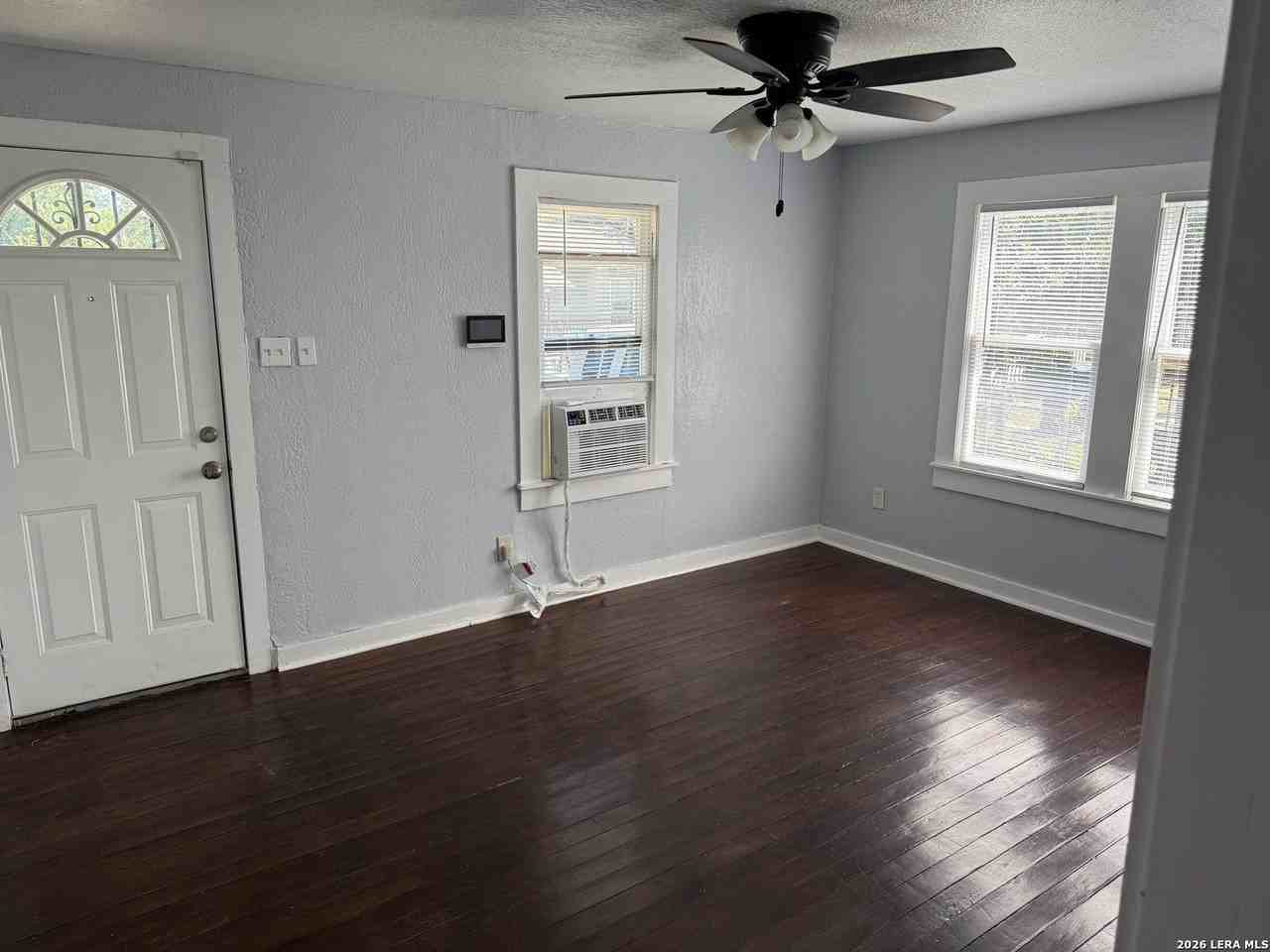 226 Wellington - Photo 3 of 10