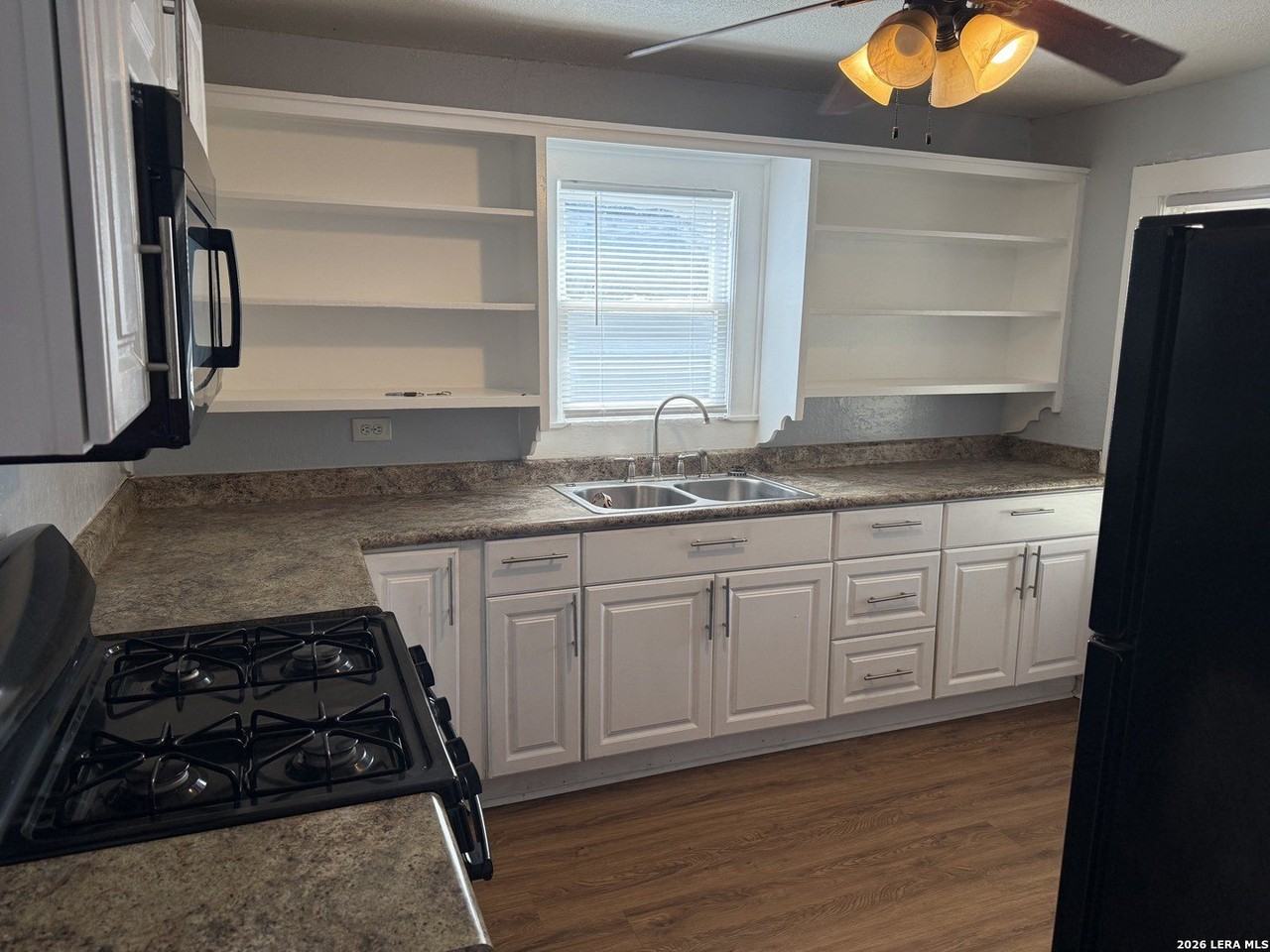 226 Wellington - Photo 4 of 10