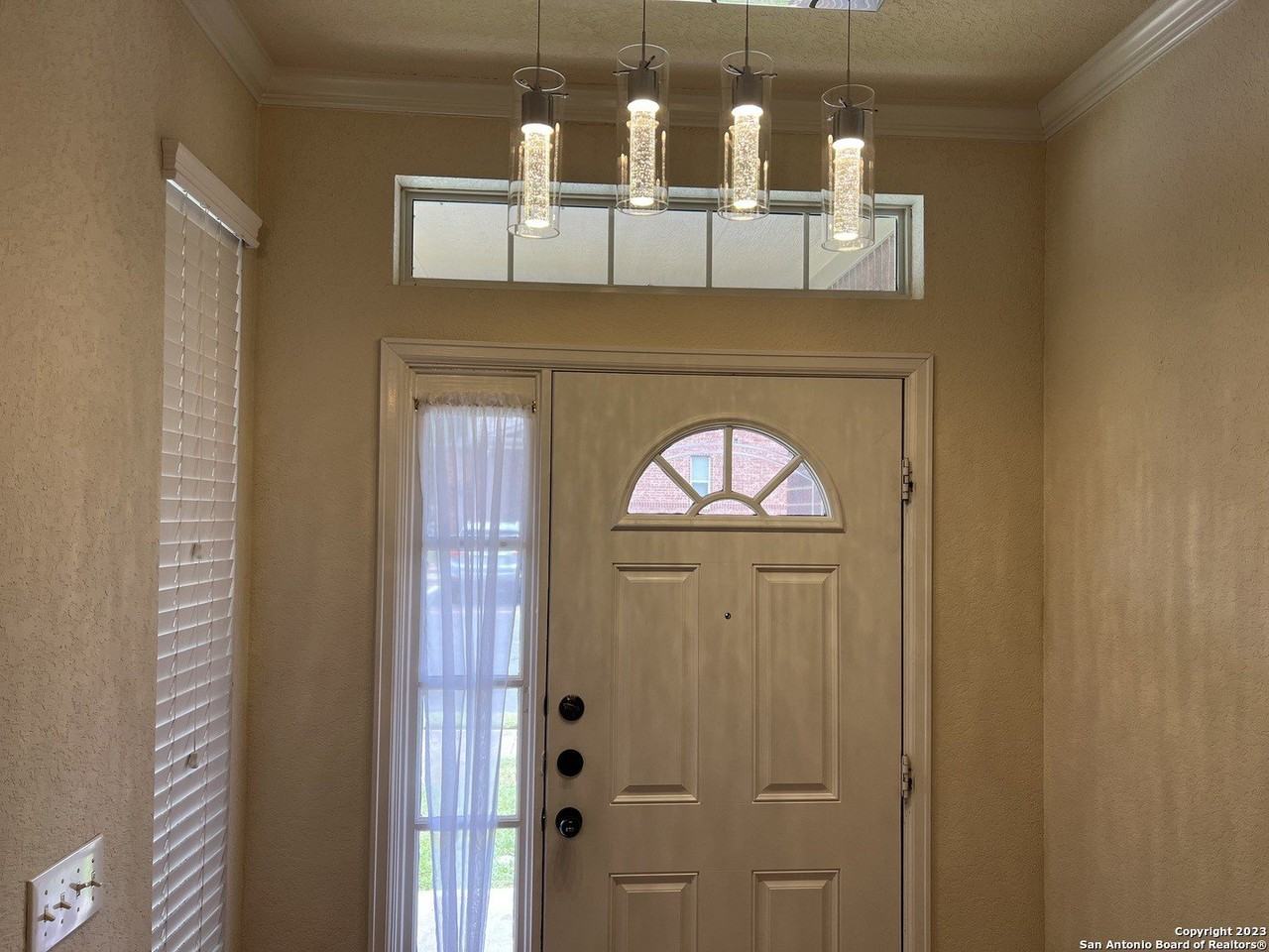 2532 Grayson Cir - Photo 6 of 40