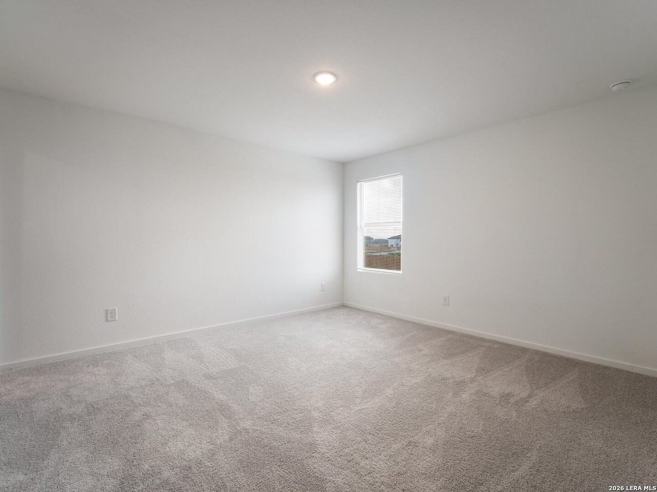3234 Gilbert Gdn - Photo 7 of 14