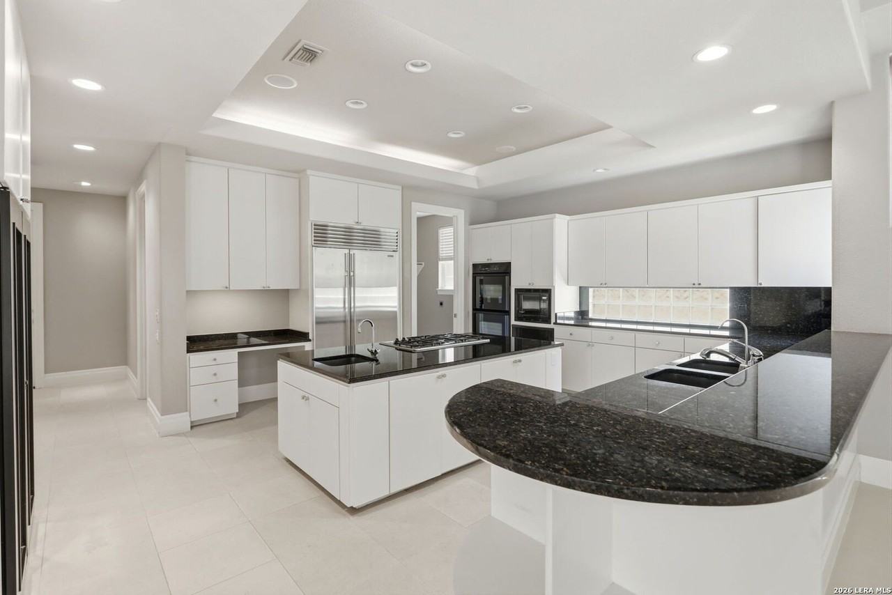 11 Westelm Gdns - Photo 6 of 13