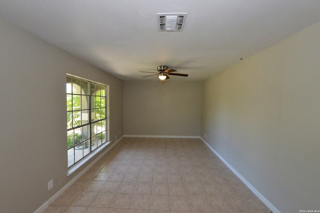 7217 Leading Oaks St - Photo 2 of 16