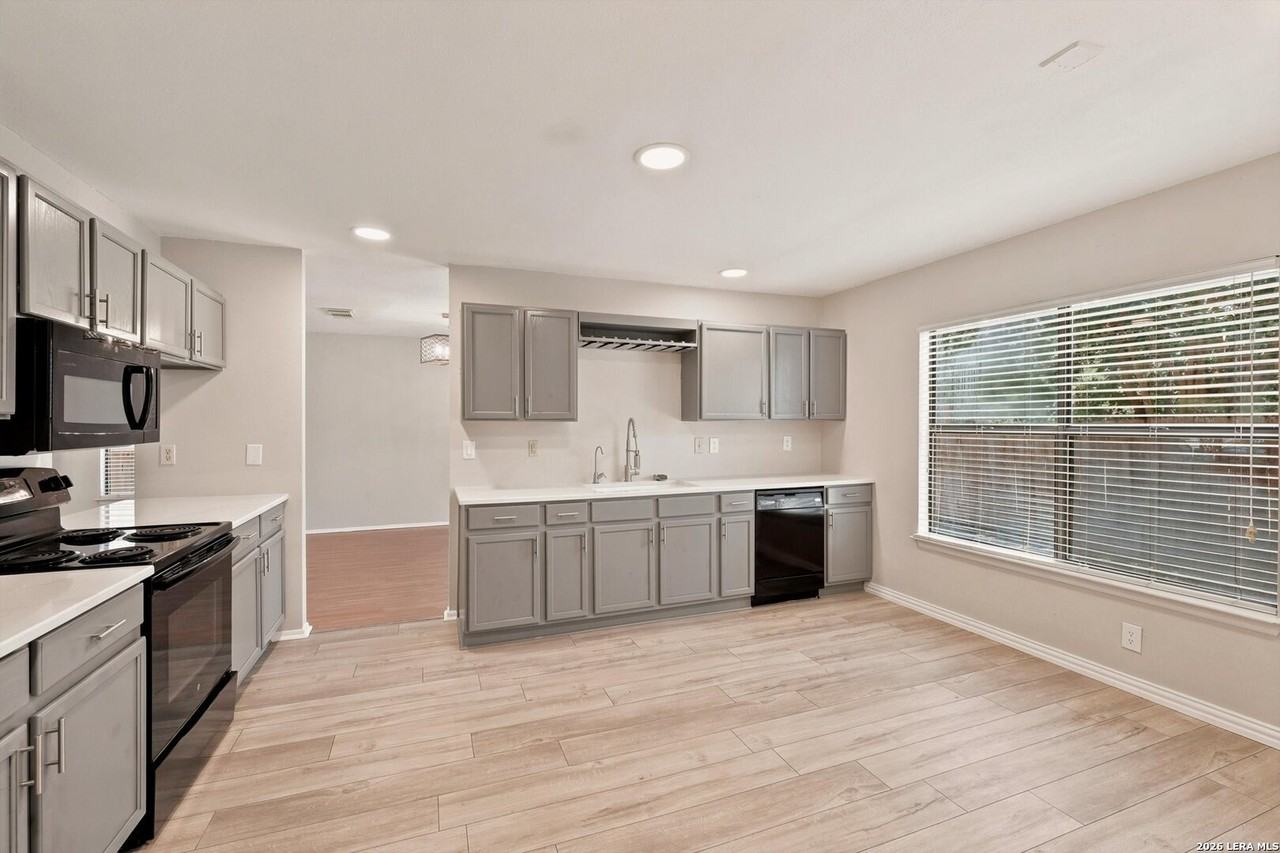 2410 Cedar Way - Photo 7 of 17