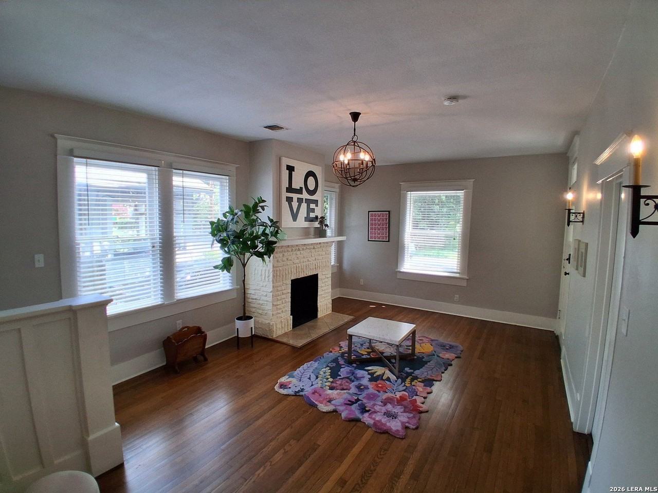 619 Cedar St - Photo 5 of 34