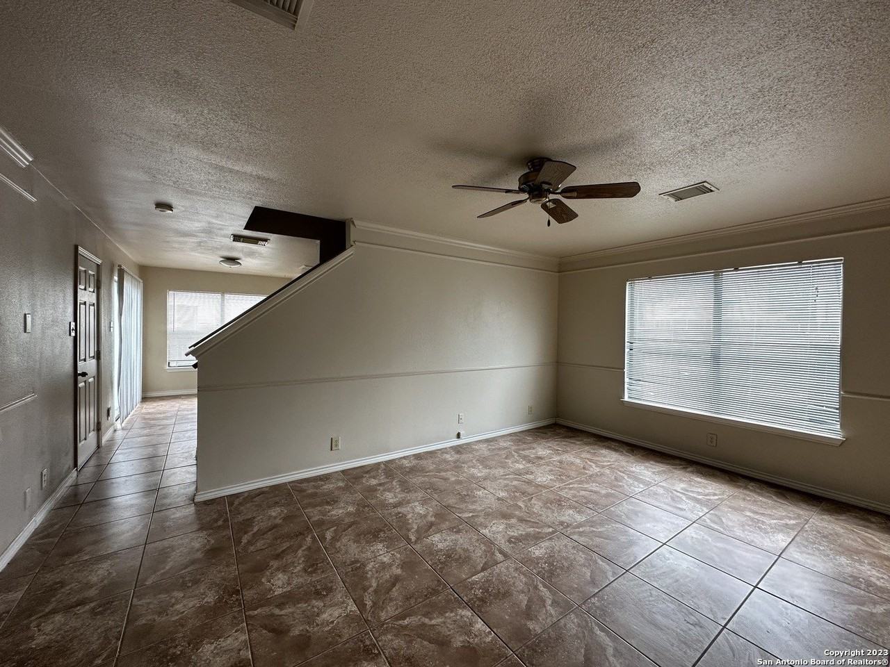 5022 River Kenton - Photo 3 of 17