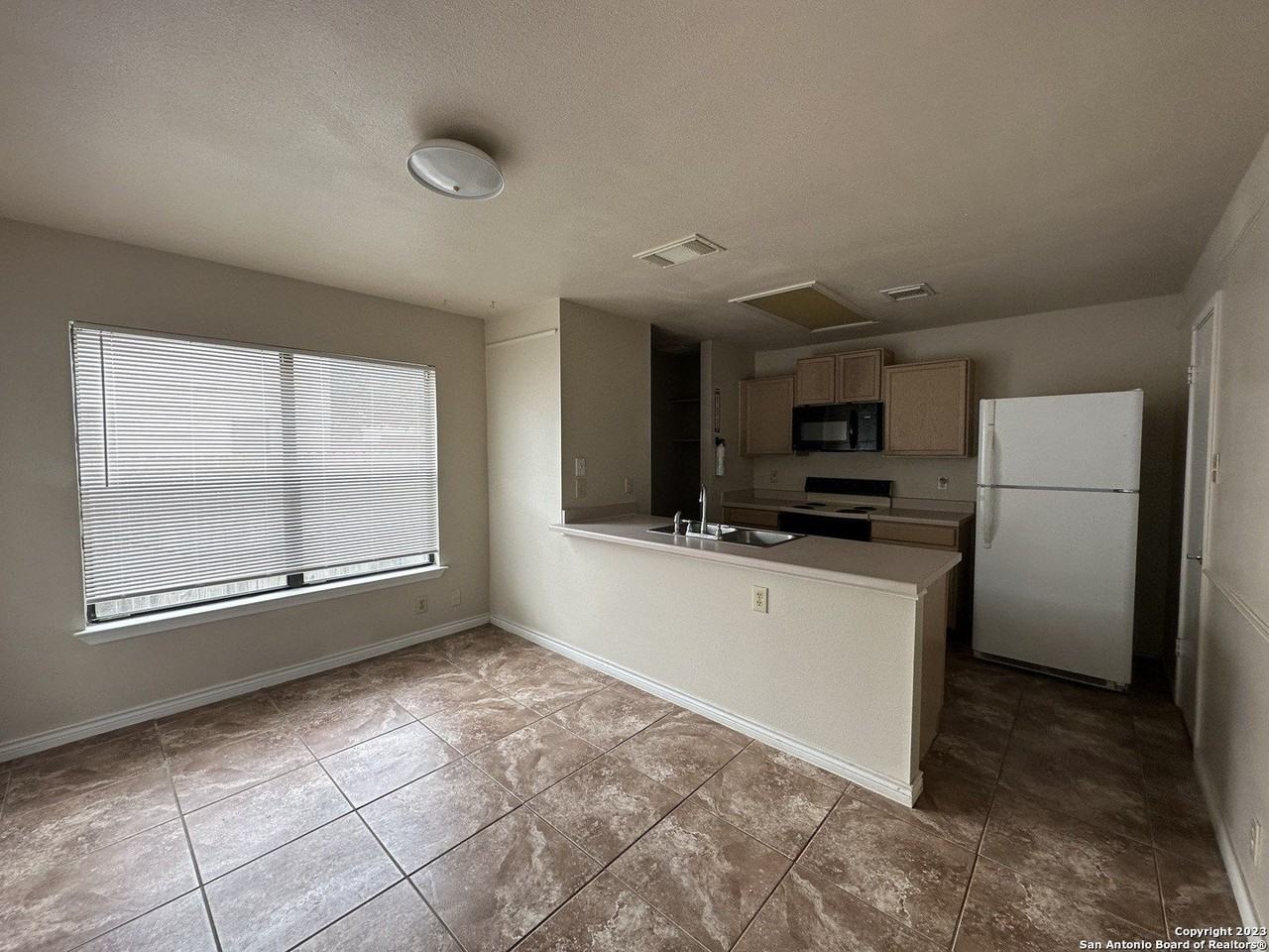 5022 River Kenton - Photo 5 of 17