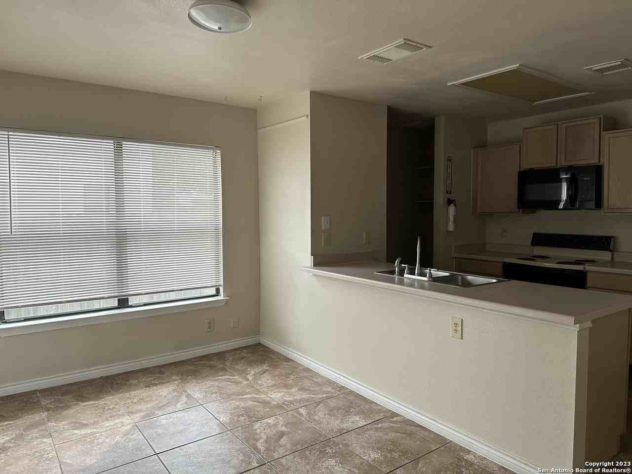 5022 River Kenton - Photo 7 of 17