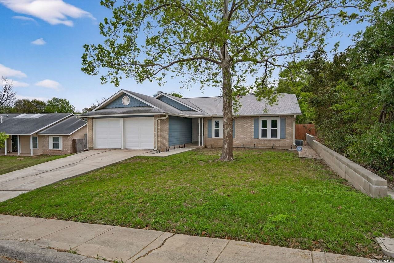 14706 Highland Peak - Photo 2 of 18