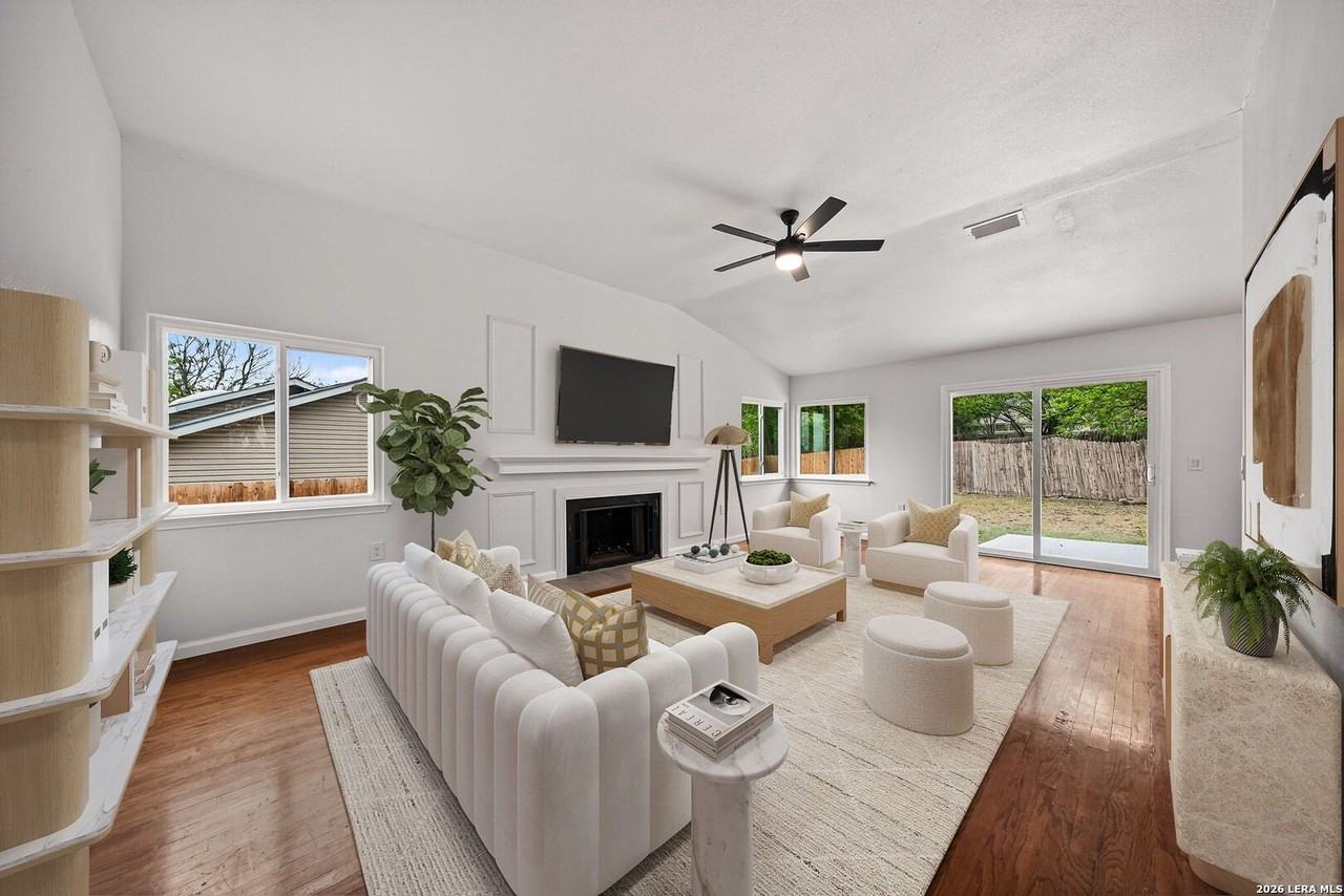 14706 Highland Peak - Photo 3 of 18