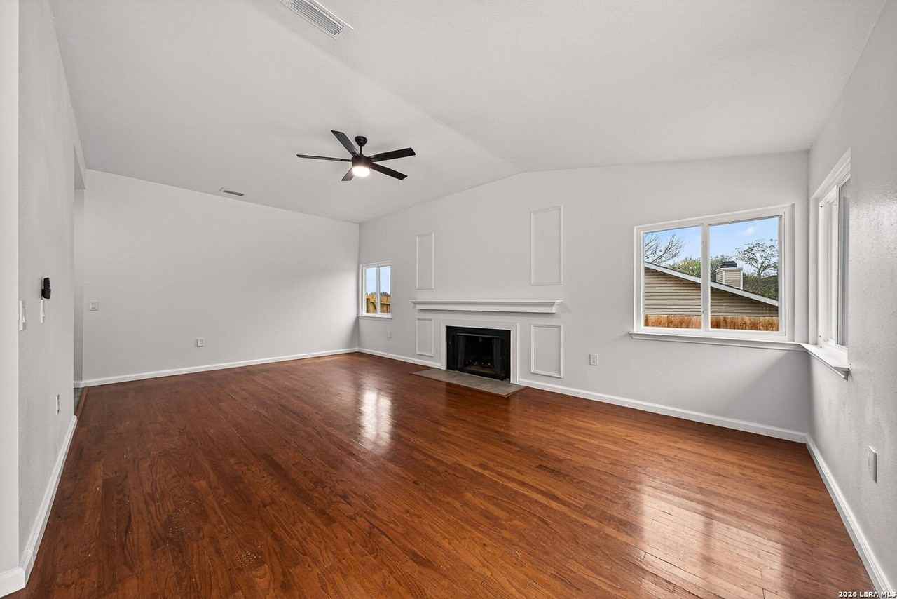 14706 Highland Peak - Photo 5 of 18