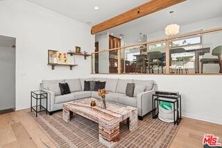 954 20th St #B - Photo 3 of 8