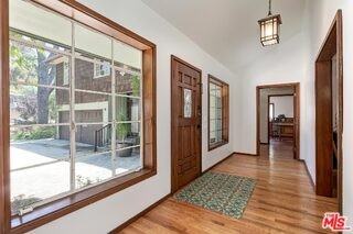515 N Kenter Ave - Photo 2 of 8