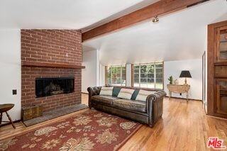 515 N Kenter Ave - Photo 3 of 8