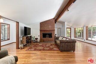 515 N Kenter Ave - Photo 5 of 8