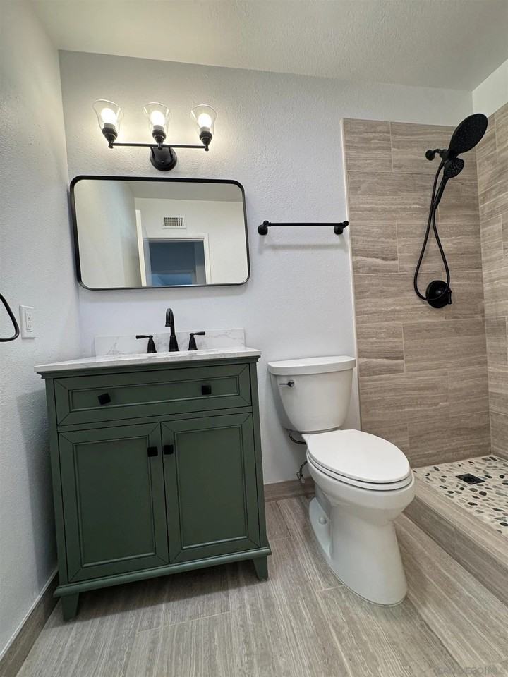 3527 Acworth Ave - Photo 3 of 44