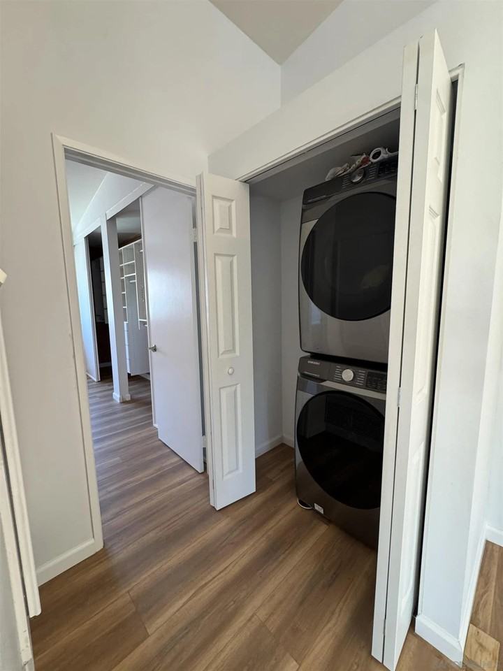 3527 Acworth Ave - Photo 4 of 44