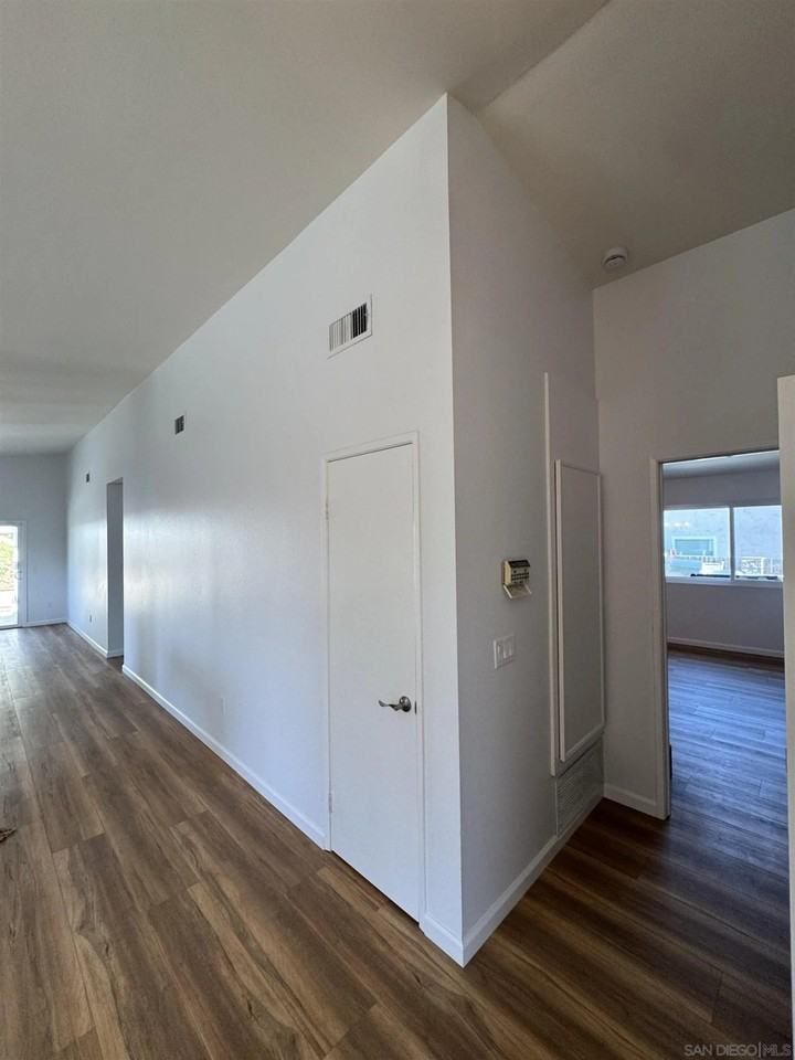 3527 Acworth Ave - Photo 6 of 44