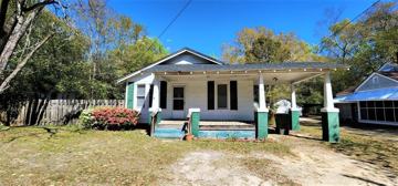 featured image of 413 N Magnolia St