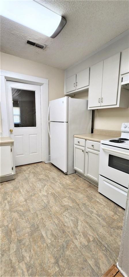 413 N Magnolia St - Photo 6 of 15