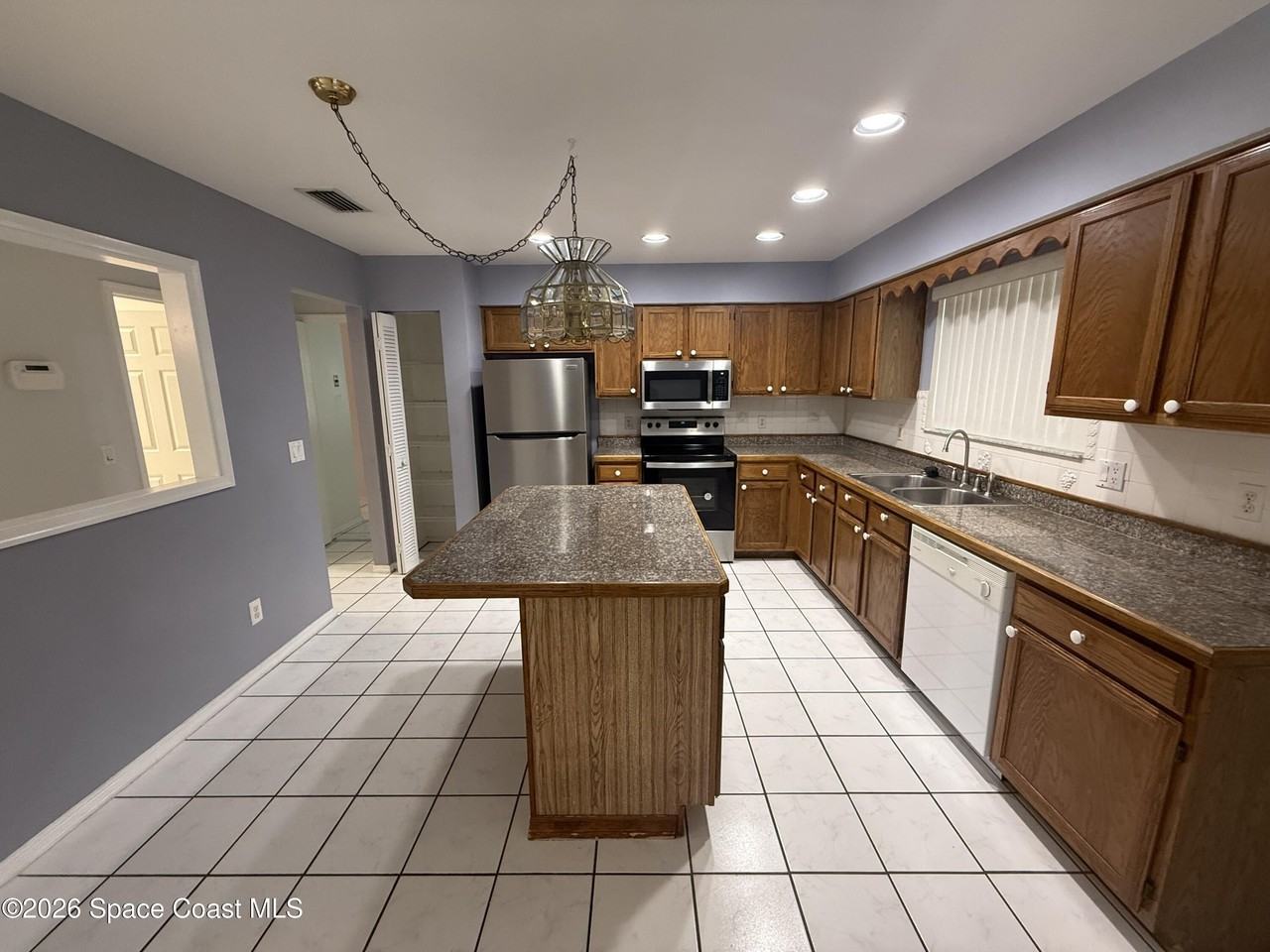 1506 Heartwellville St Nw - Photo 4 of 27