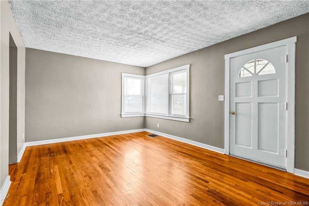 1327 E 8th St - Photo 2 of 23
