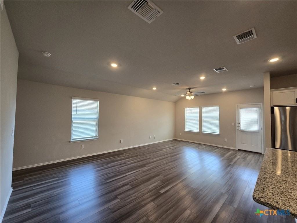 2306 Aylesbury Dr - Photo 5 of 32
