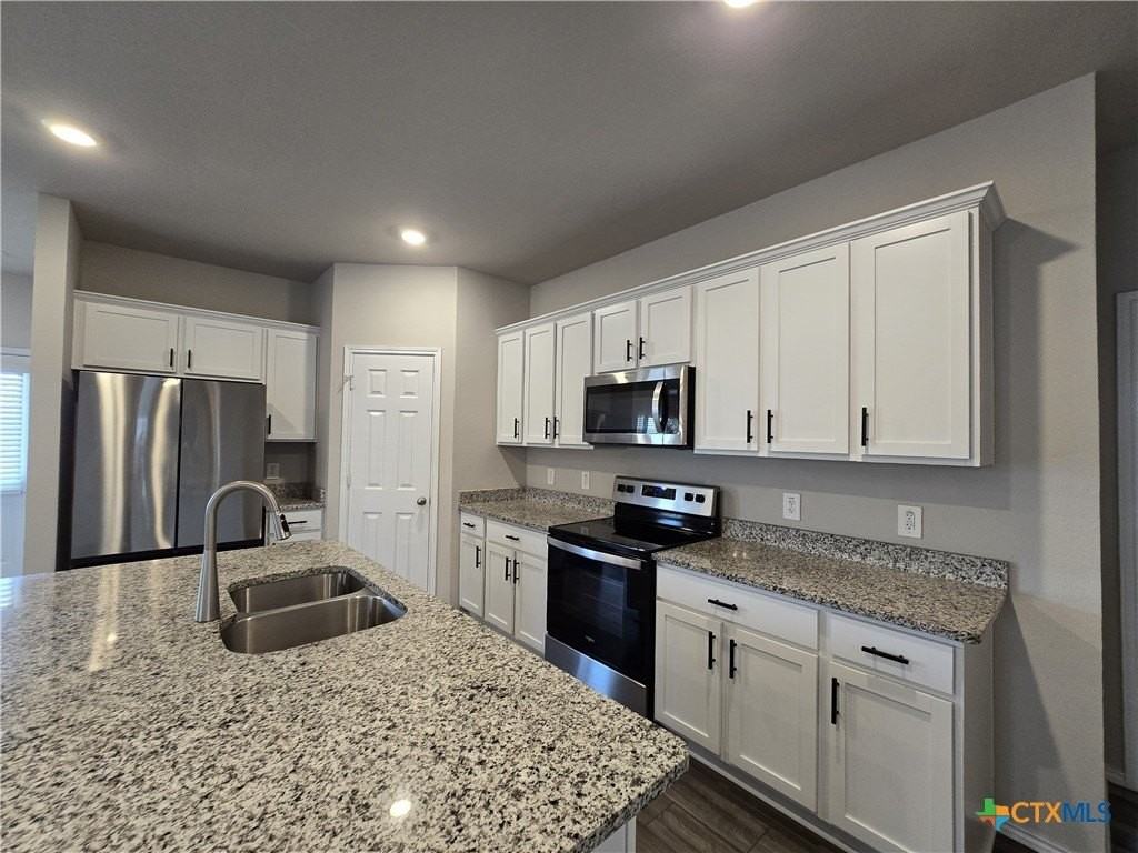 2306 Aylesbury Dr - Photo 7 of 32