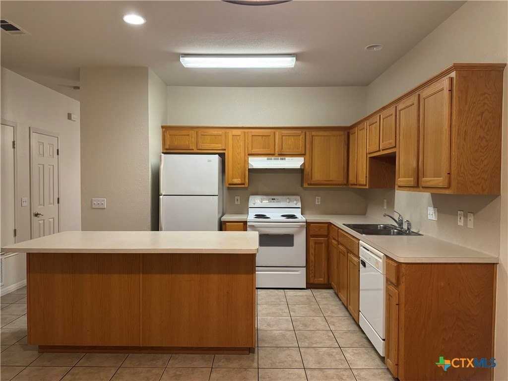 9 Deerfield Dr - Photo 3 of 21