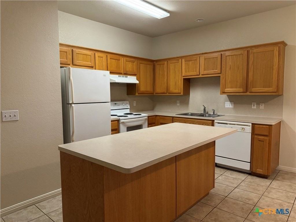 9 Deerfield Dr - Photo 4 of 21