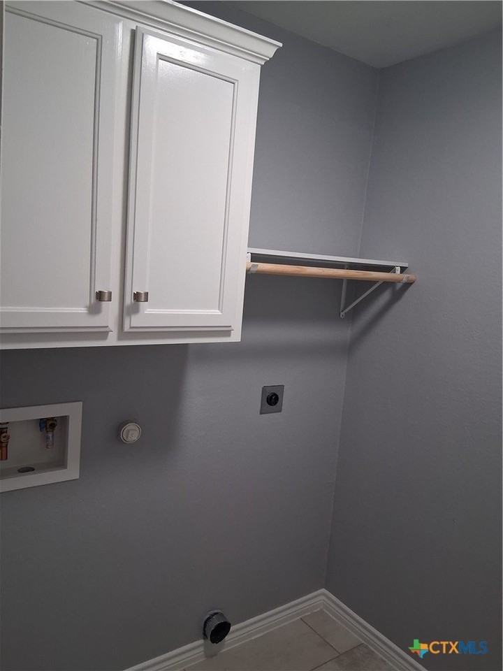 9610 Taylor Renee Dr - Photo 4 of 26