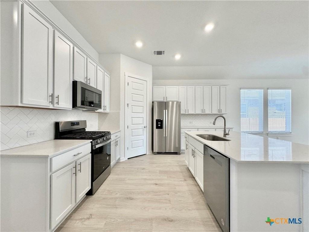 329 Tinto St - Photo 5 of 40