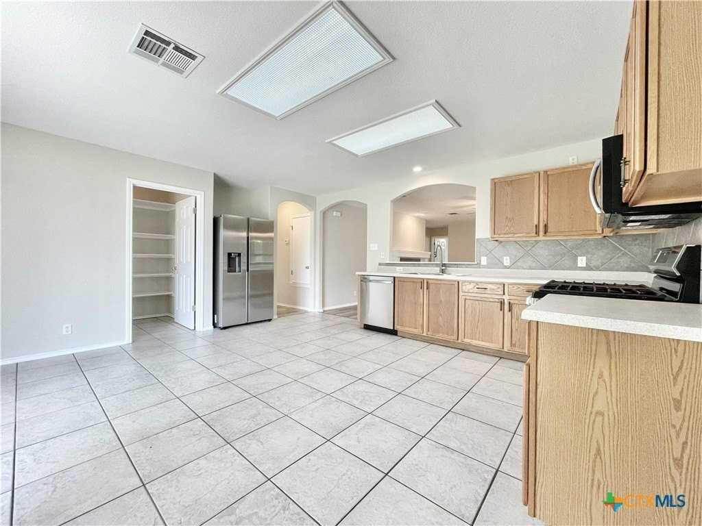 1909 Horizon Park Blvd - Photo 5 of 39